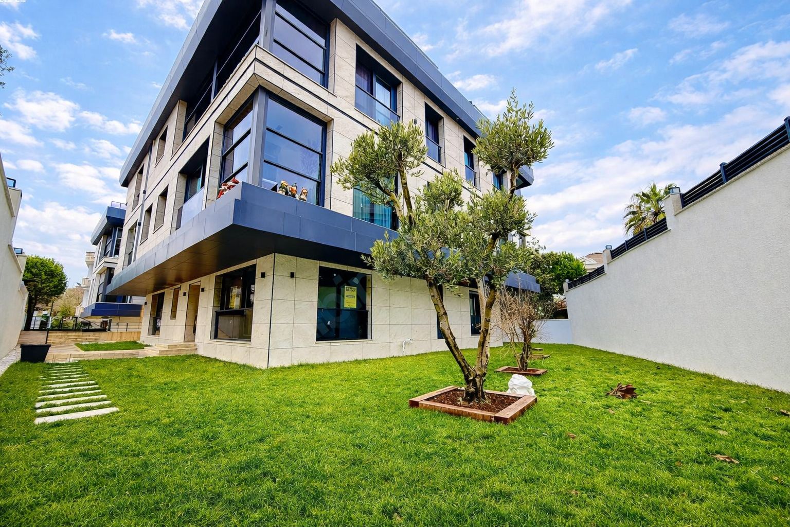 فروش واحد ۲ خوابه باغچه کات در باکرکوی