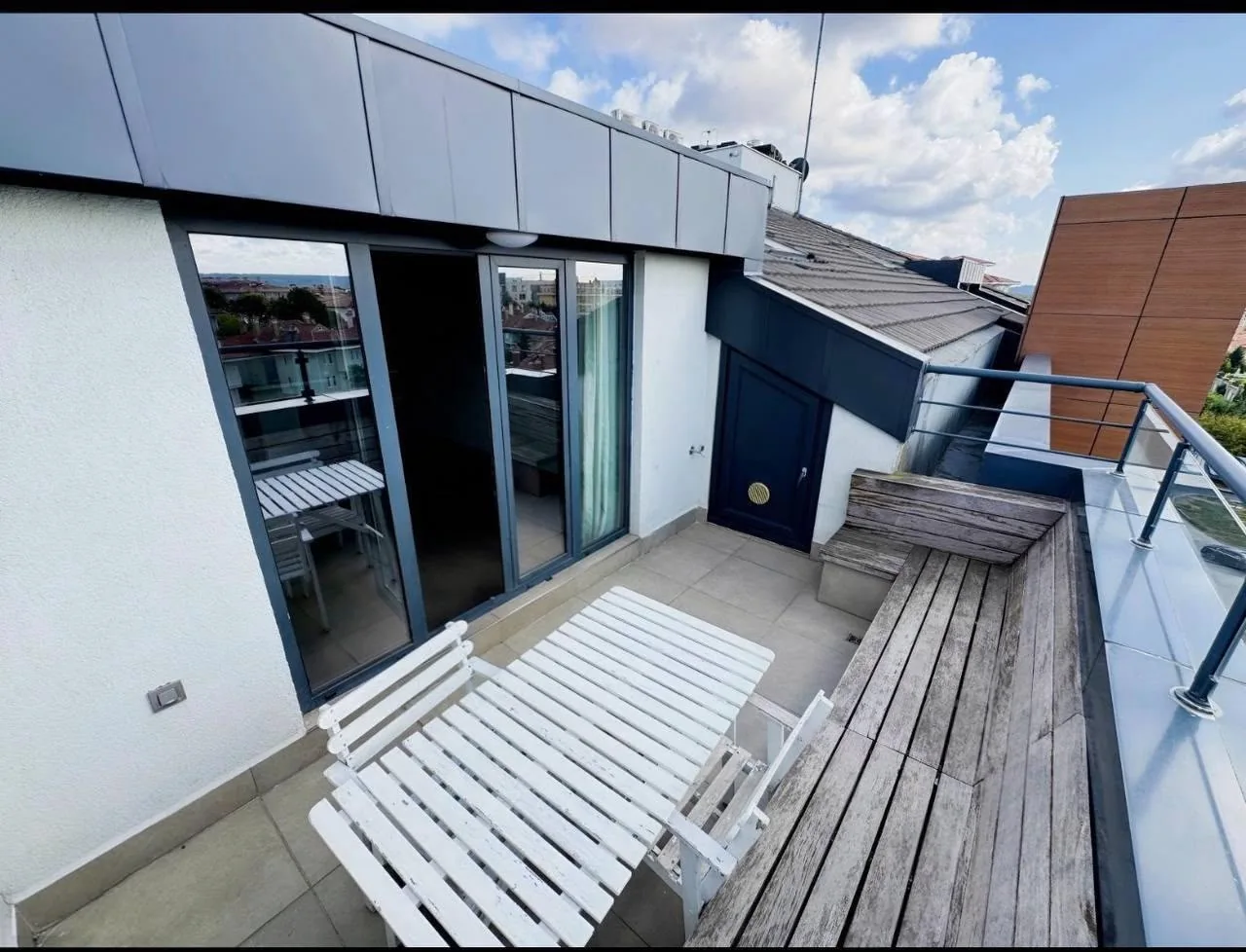 Another view of the terrace