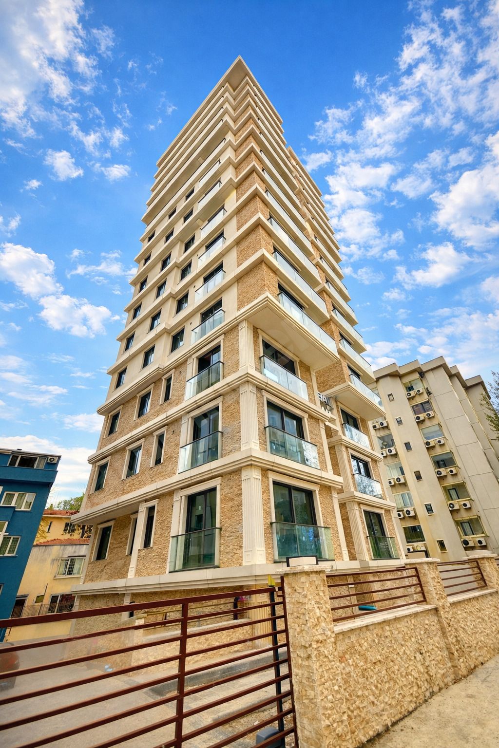 فروش واحد ۳ خوابه صفر در جاده بغداد