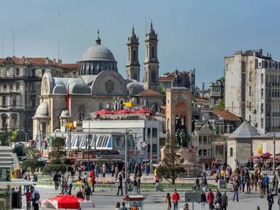 میدان تکسیم (Taksim Square)