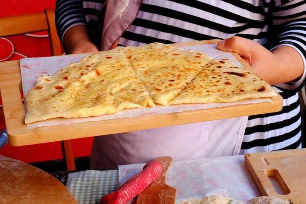 Gözleme (stuffed Turkish flatbread)