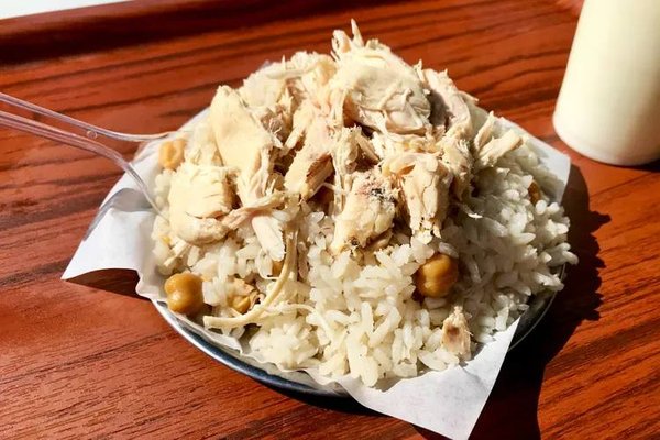 Tavuklu Nohutlu Pilav (chickpea rice with chicken)