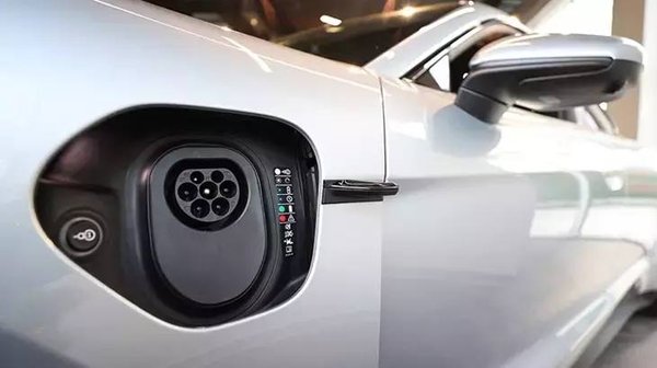 فروش خودروهای برقی و هیبریدی افزایش یافت