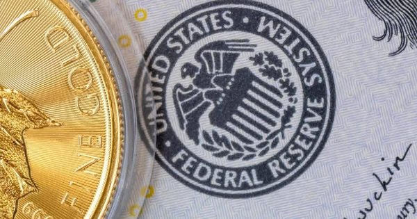 سقوط هفتگی شدید طلا به‌دلیل تقویت دلار؛ بزرگ‌ترین افت از ماه مه تاکنون