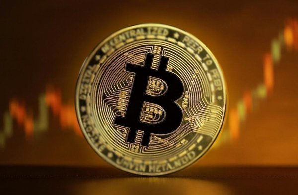 هشدار تحلیلگران: احتمال سقوط بیت‌کوین تا محدوده ۴۰ تا ۷۰ هزار دلار