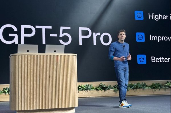 اوپن‌ای‌آی در حال آزمایش تبلیغات در ChatGPT برای عرضه در سال ۲۰۲۶