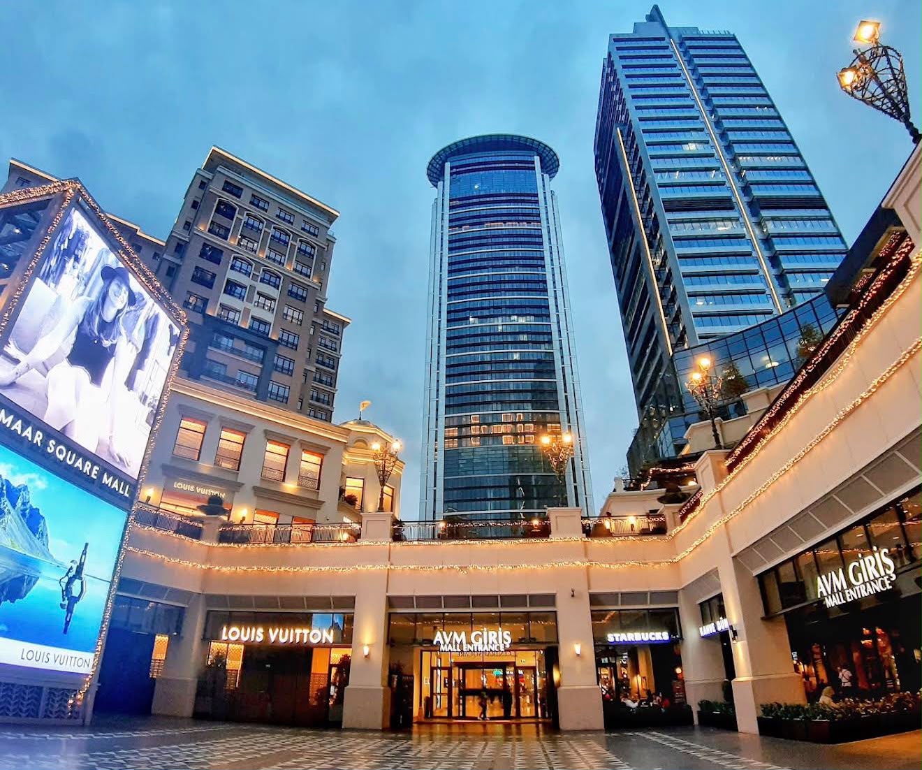 Меблированная квартира 1+1 с видом на море в Address Emaar