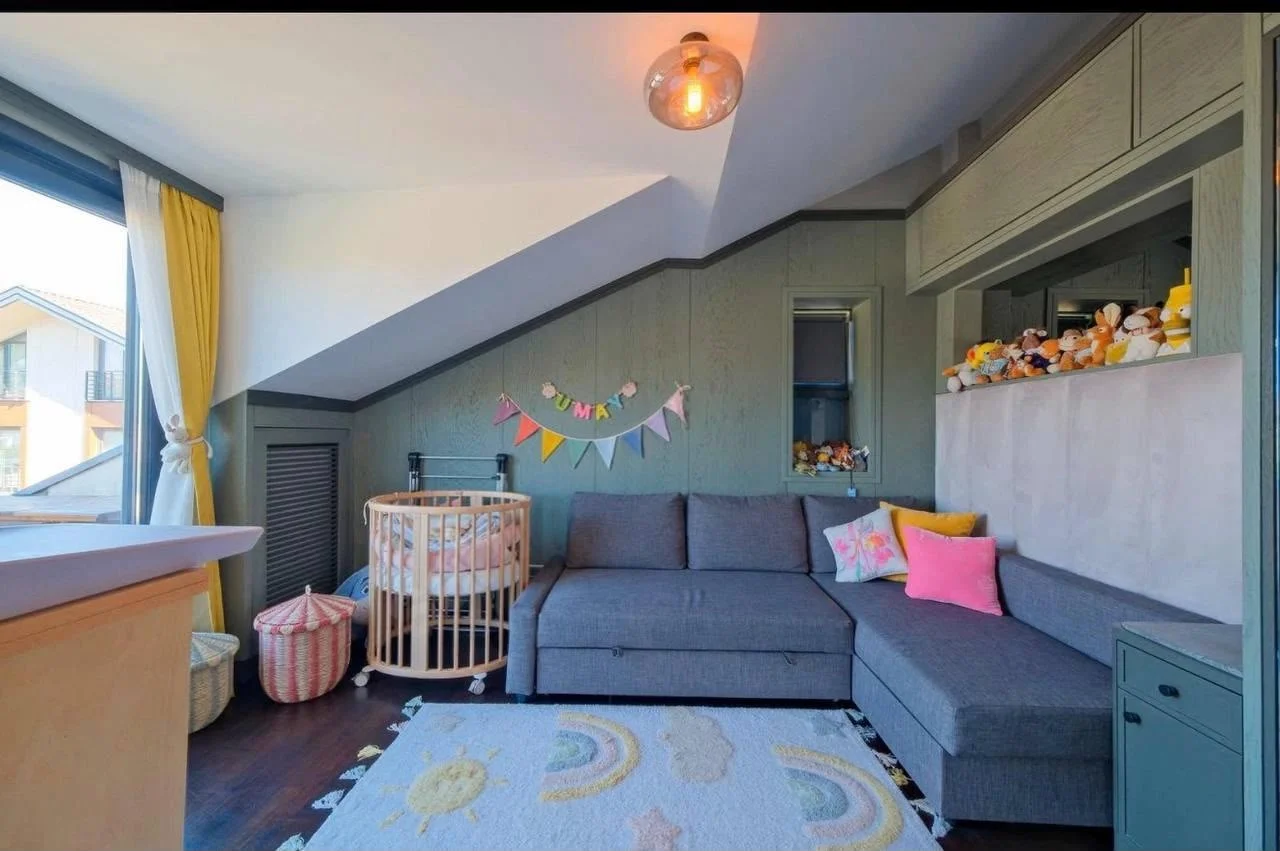 Second bedroom